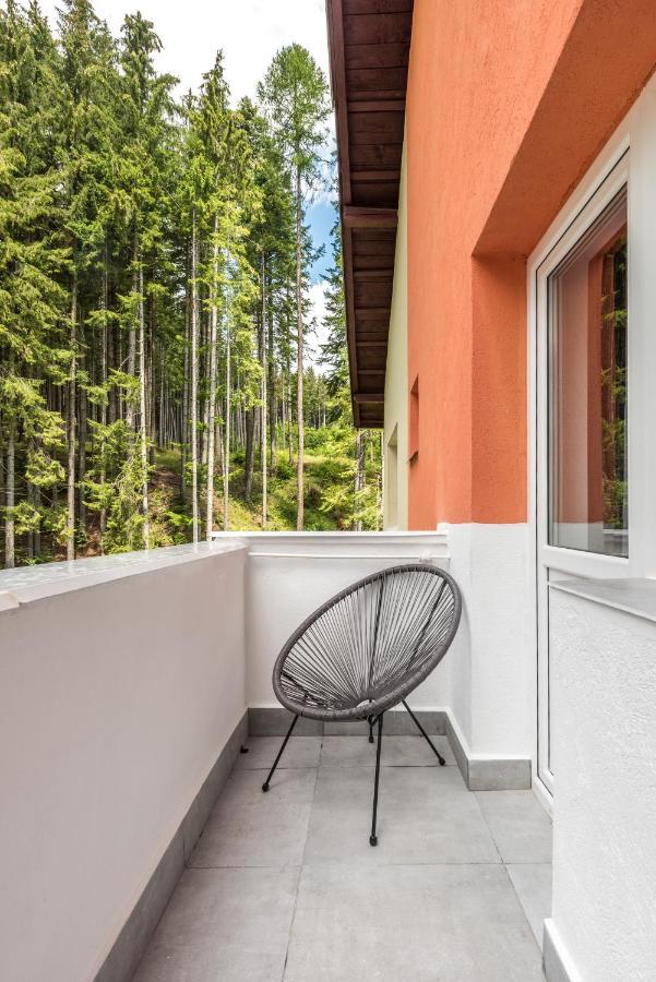 Cristopher Apartament Буштени Экстерьер фото